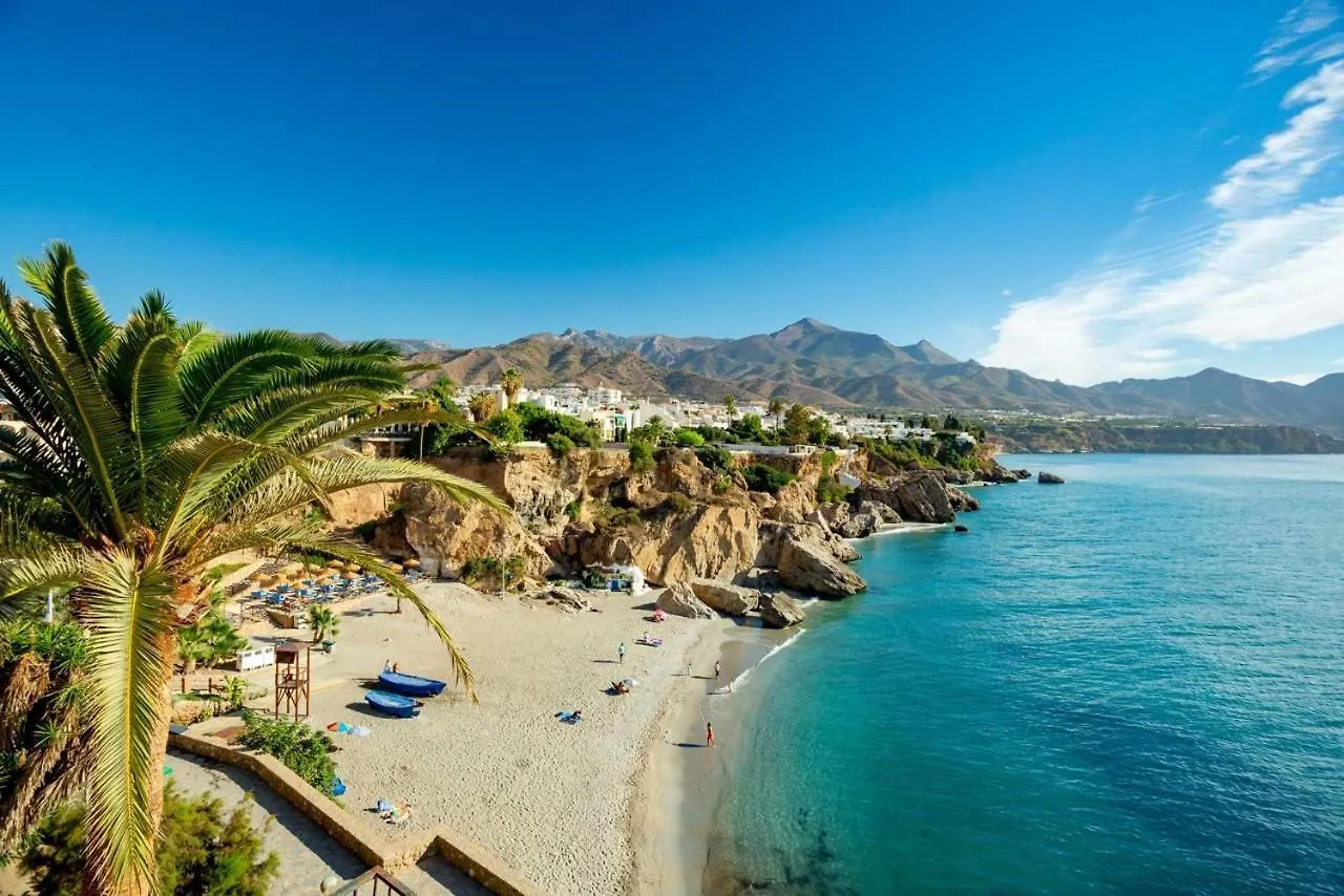 Bonito Piso A 300M De La Playa Nerja Apartment